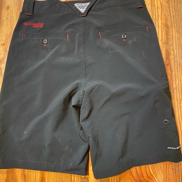 Columbia golf shorts. Black. Size 30 - Picture 2 of 3